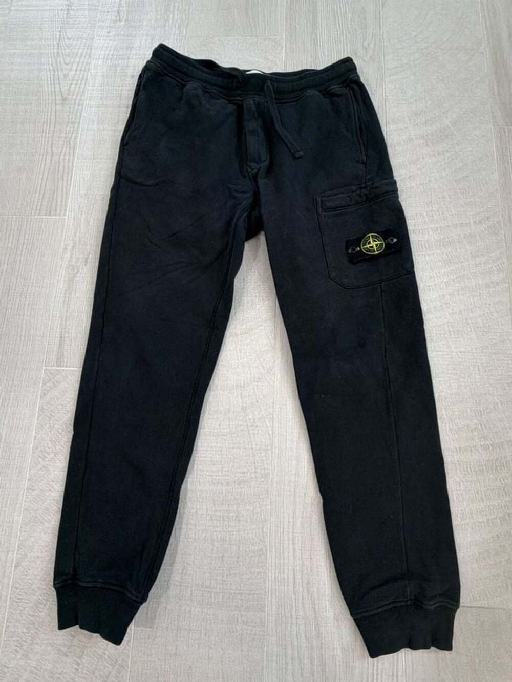 Stone Island Brushed Cotton Fleece Cargo Sweatpants. SZ MED